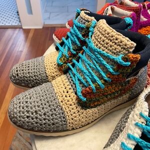 Crochet men’s boots